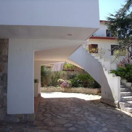 Villa Mt13 *